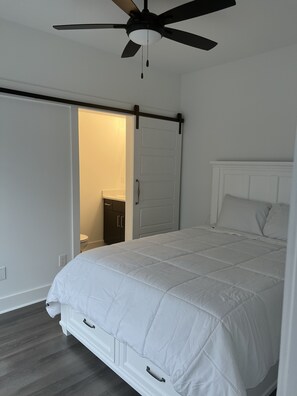3 bedrooms, WiFi, bed sheets - Distillery Heights Townhouse (Lexington)