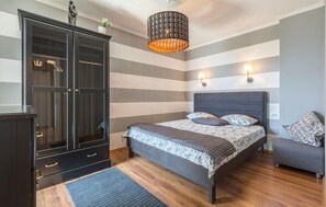 1 bedroom, iron/ironing board, travel cot, free WiFi