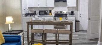 Modern 1 bedroom 1 bath apartment