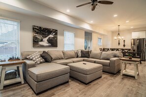 Interior - NEW 4 bedroom less than one mile from downtown! (Gatlinburg)
