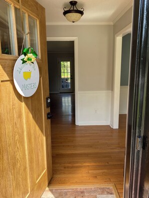 Interior - Masters Rental 5br 3.5ba; Less than 4mi from Augusta National with putting green (Augusta)
