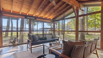 Smart TV, fireplace, video games, books