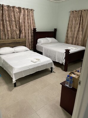 1 Schlafzimmer, Bügeleisen/Bügelbrett, kostenloses WLAN, Bettwäsche