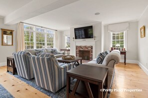 TV, videospill, fotballspill og bordtennis