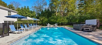 Hiawatha: 177-CC Gorgeous Chatham Estate with heated pool, walk to Town or Beach