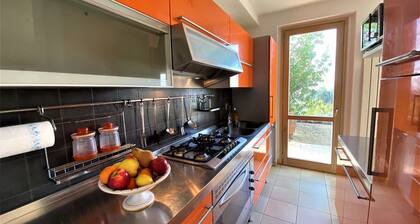 Beautiful private villa with WIFI, A/C, TV, terrace, pets allowed, panoramic view and parking