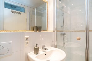 Een douche, een haardroger