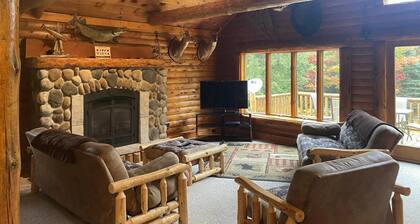 Seney Cabin with hot tub