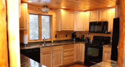 Seney Cabin with hot tub