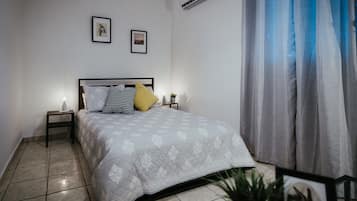 1 bedroom, desk, free WiFi, bed sheets