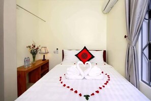 6 bedrooms, WiFi - Cosy Homestay in Central Hoi An, 5 minutes walking to Old Town (Thành phố Hội An)