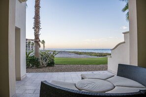 Condo, 2 Bedrooms | Property grounds