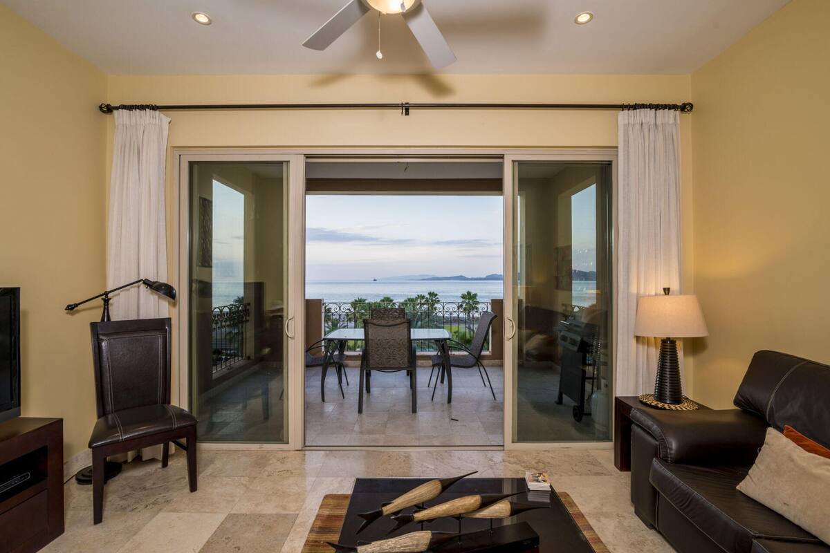 Condo, 2 habitaciones | Sala de estar