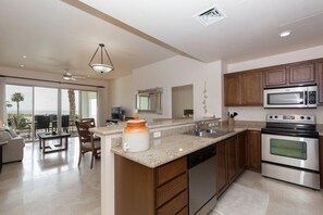 Condo, 2 Bedrooms | Private kitchen