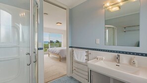 Panoramic House | Bathroom - Palm Ridge - near Onetangi & Palm Beach (Waiheke Island)