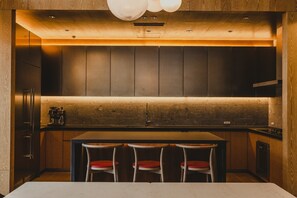Luxury Villa | Private kitchen | Full-size fridge, microwave, oven, stovetop - Zenrinso (Hakuba)