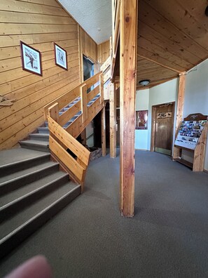 Interior - Slopeside (Mesa)
