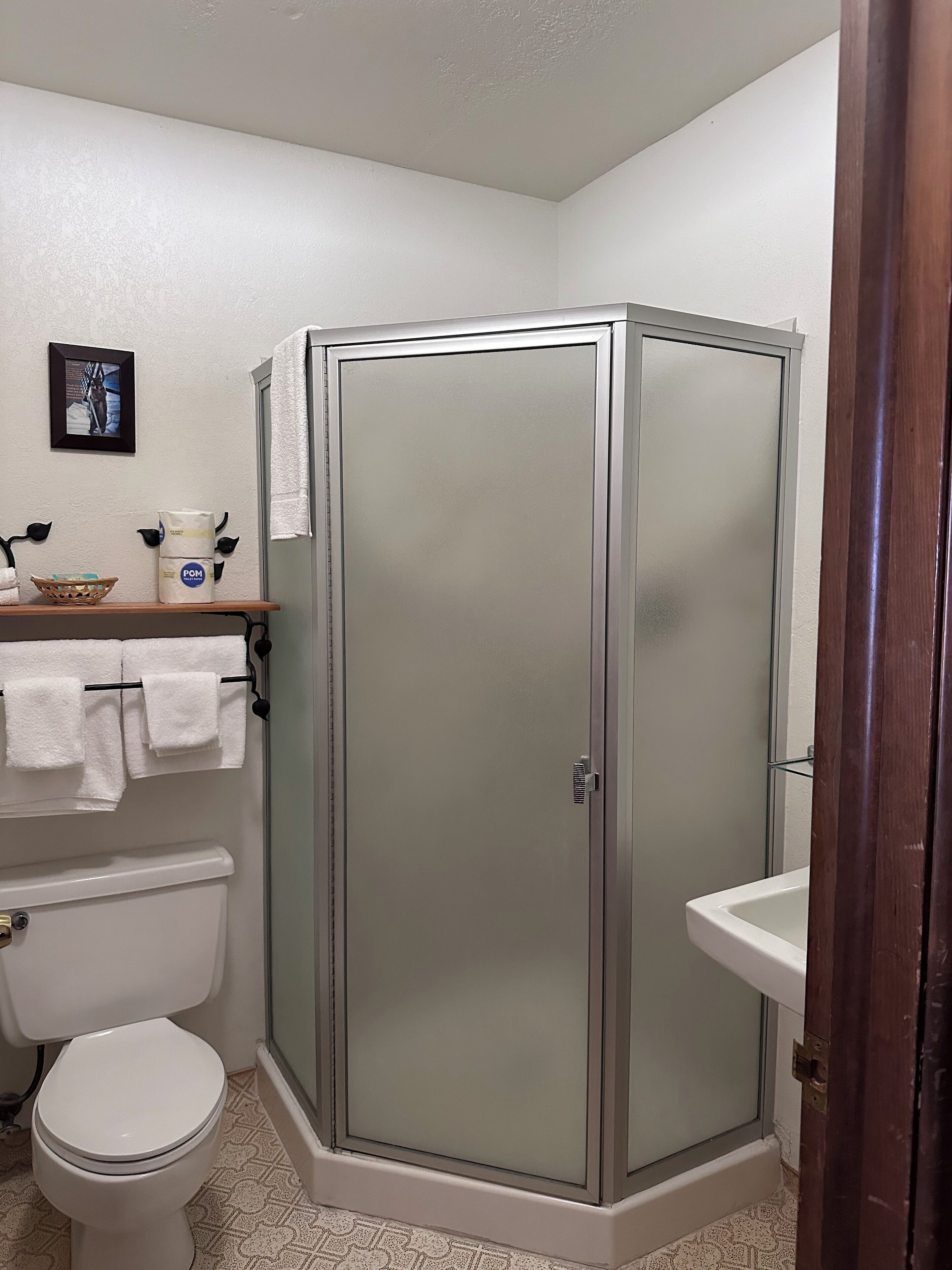 Standard Triple Room | Bathroom | Shower, hair dryer, towels, soap