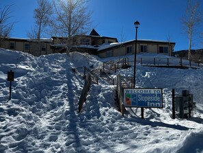 Exterior - Slopeside (Mesa)