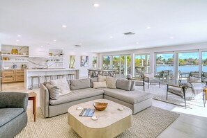 Smart TV, books, stereo, offices - Fully Remodeled: Water Front Private Villa, Luxury, Pool & Hottub (Sarasota)