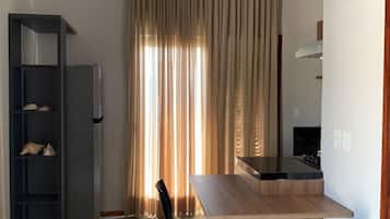 1 bedroom, premium bedding, pillowtop beds, blackout drapes