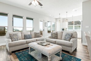 Smart TV, foosball, table tennis - Contemporary 4BR Gem| Walk to Beach! (Bolivar Peninsula)