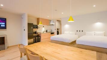 Chambre Standard, non-fumeurs | 3 chambres, décoration personnalisée, rideaux occultants, Wi-Fi gratuit