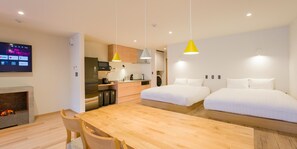 بديكورات فريدة لكل  غرفة وستائر تعتيم وواي فاي مجانًا وملاءات أسرّة