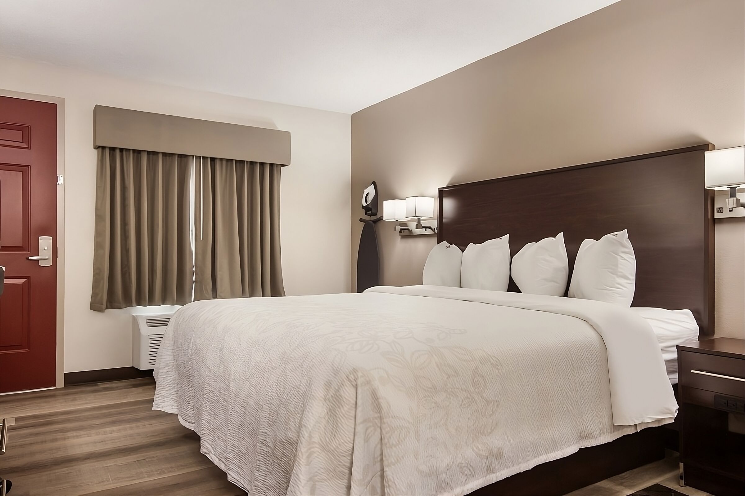 Relax and Unwind! Pet-Friendly Accommodation with FREE Parking!