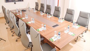 تناول الطعام داخل الغرفة