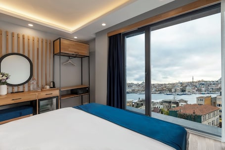 1 habitación y artículos del minibar gratis
