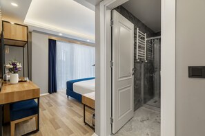 ANNEX JUNIOR SUITE | Free minibar items, in-room safe, soundproofing, iron/ironing board - UNION HOTEL KARAKOY (Istanbul)