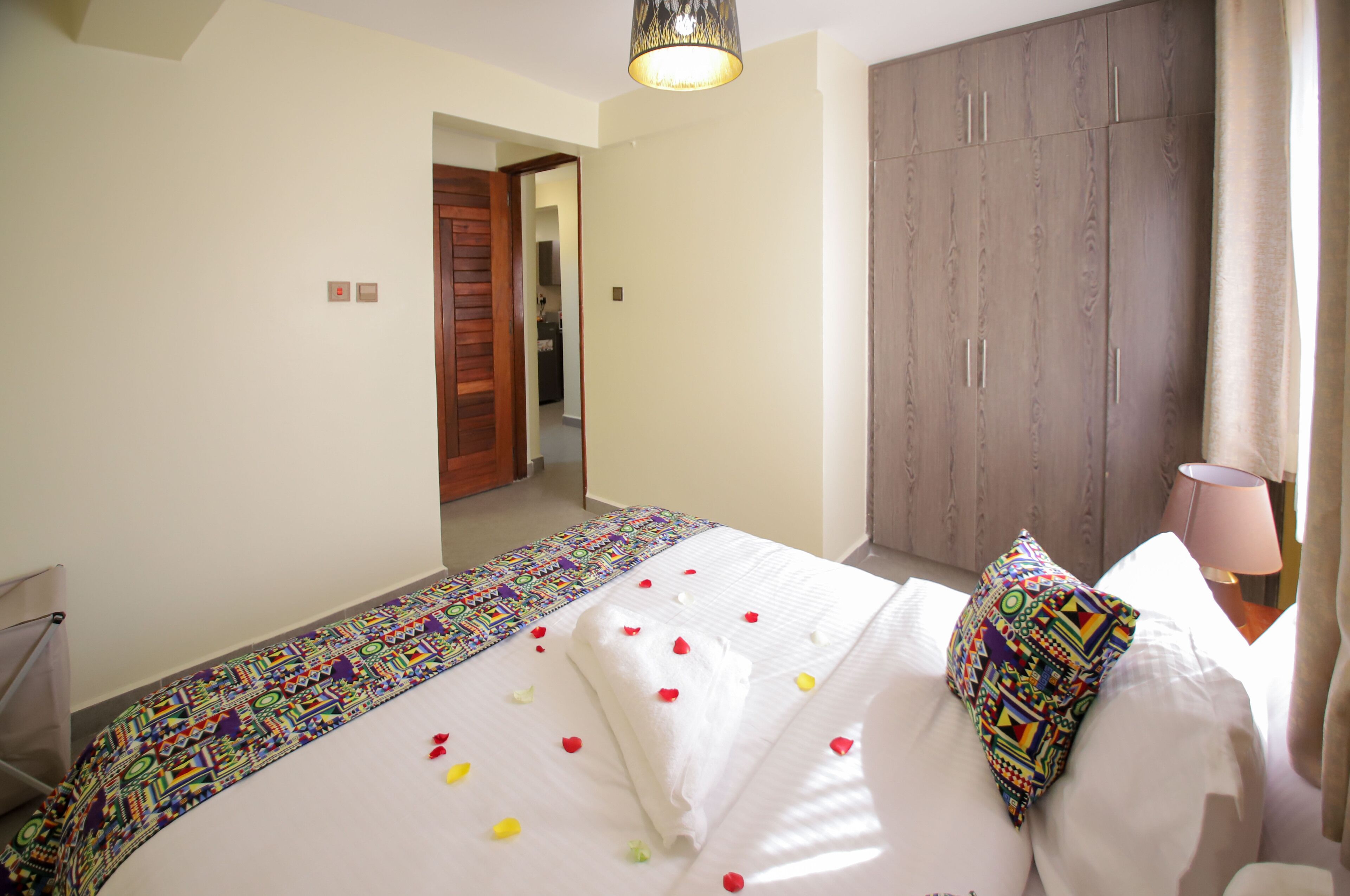 Cortinas opacas y wifi gratis