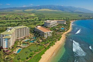 Exterior - Luxurious Oceanfront Resort in Maui - Family Friendly - Sleeps 6! (Lahaina)