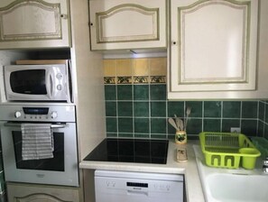 Private kitchen - Quiet mountain apartment with beautiful view close to slopes (Péone)