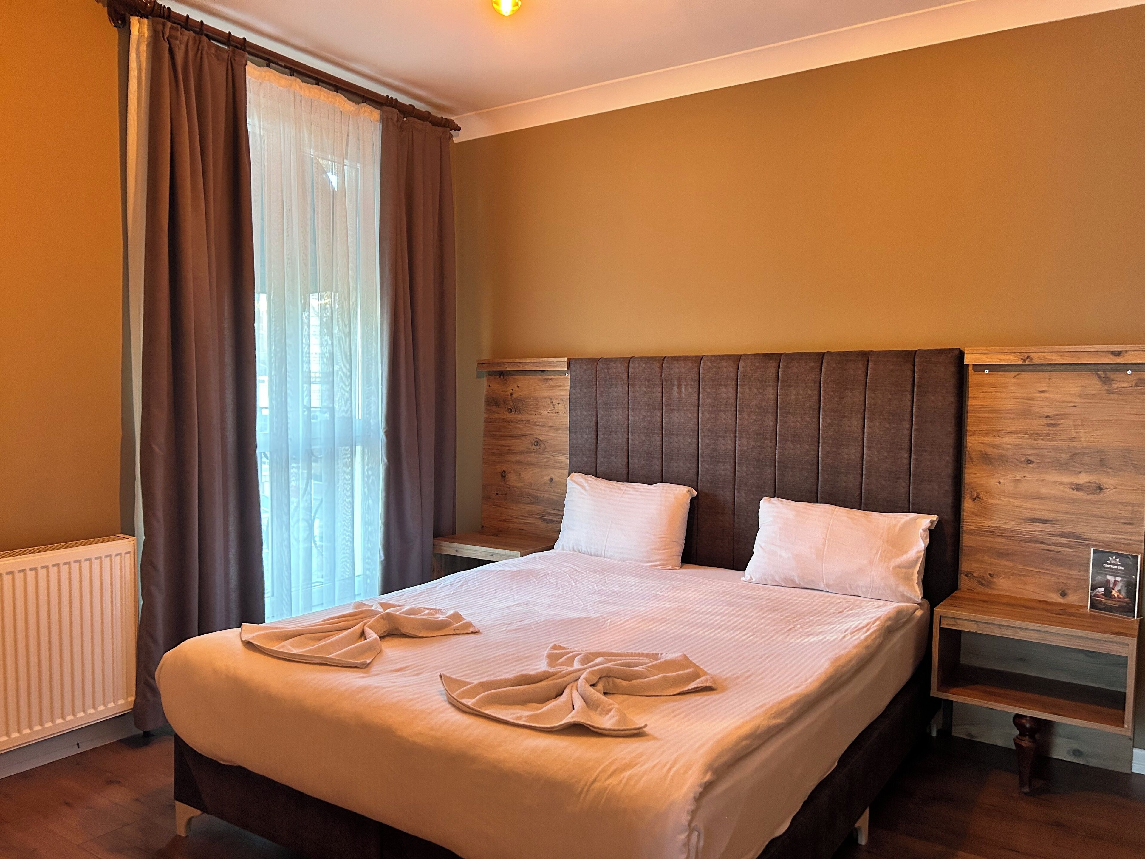 Family Apartment | Iron/ironing board, free WiFi, bed sheets