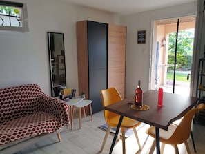 Interior - Pleasant studio in a house overlooking Flagnac... (Flagnac)