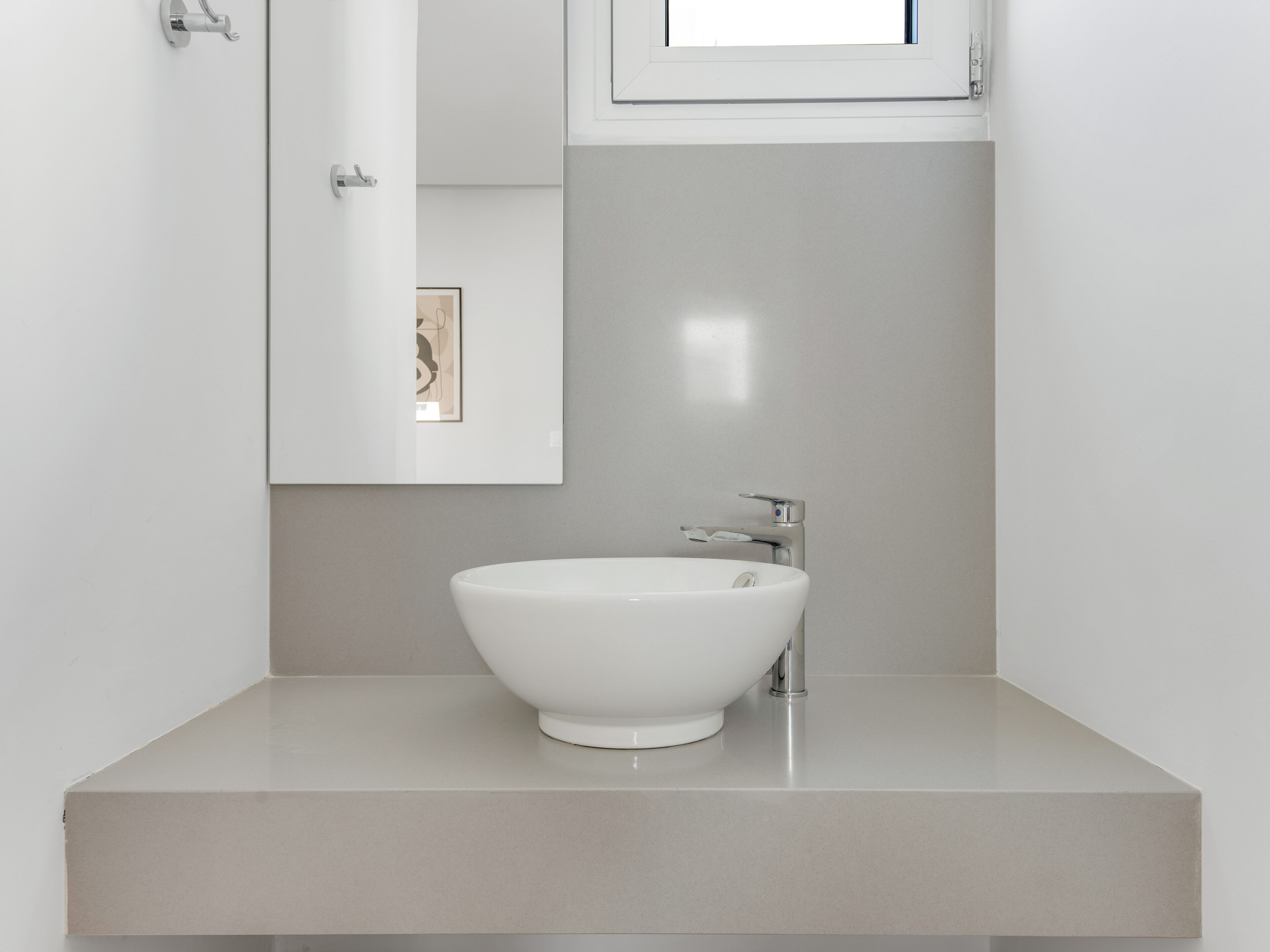 Sanders Crystal - Cute 1-bdr Apt w Balcony