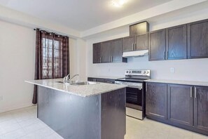 Casa, 3 habitaciones, balcón | Interior