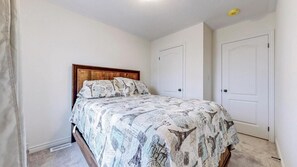 House, 3 Bedrooms, Balcony