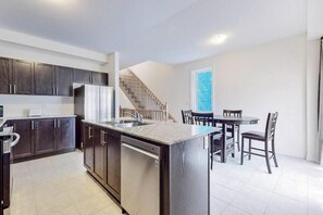 Nhà, 3 phòng ngủ, ban công | Nội thất