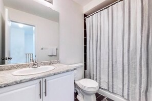 Casa, 3 habitaciones, balcón | Baño