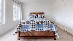 Nhà, 3 phòng ngủ, ban công | 3 phòng ngủ 