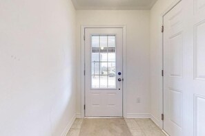 House, 3 Bedrooms, Balcony | Interior