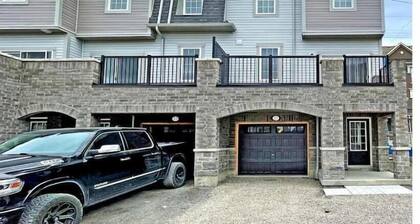 Elegant 3-bedroom House - Bowmanville