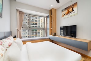 2 bedrooms, premium bedding, desk, soundproofing