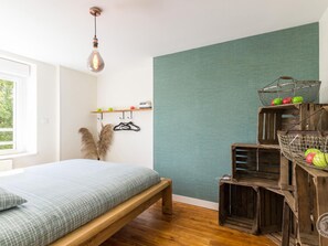 3 bedrooms, free WiFi, bed sheets