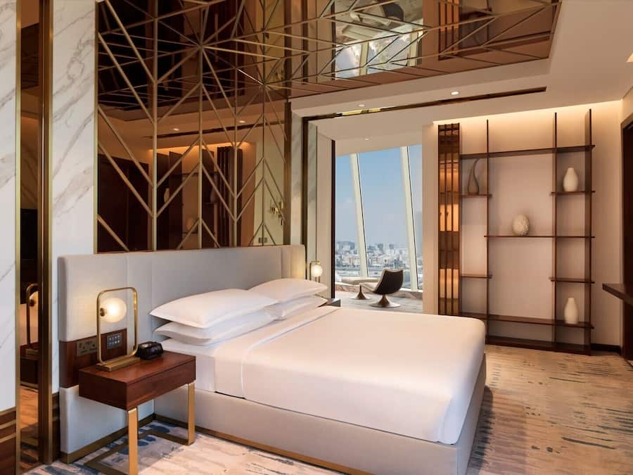 Penthouse Suite | Ropa de cama de alta calidad y escritorio