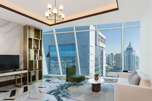Ambassador Suite | Living area