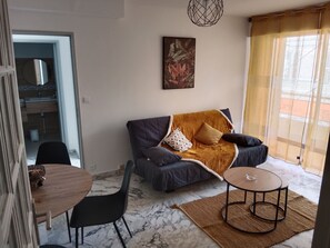 TV - Apartment very close to the sea (Toulon)